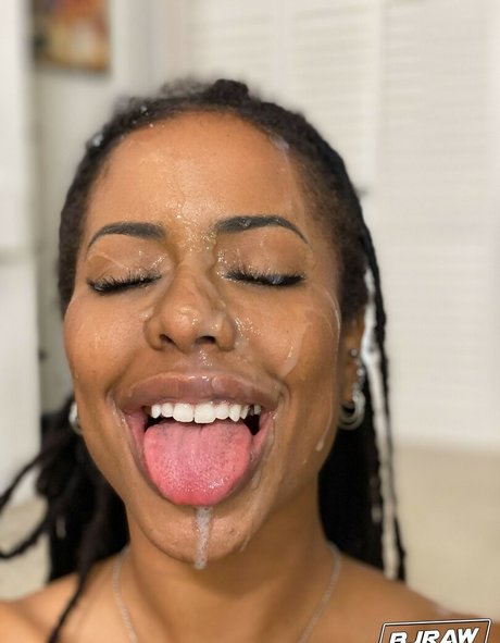 Kira Noir desnudos de estrellas imagen