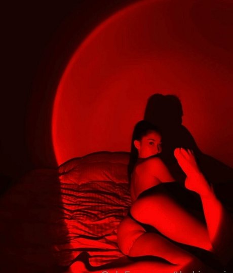 Kira Noir linda estrella fotos