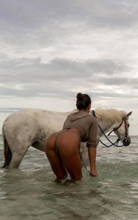 Natalia Monomur fit star érotique images