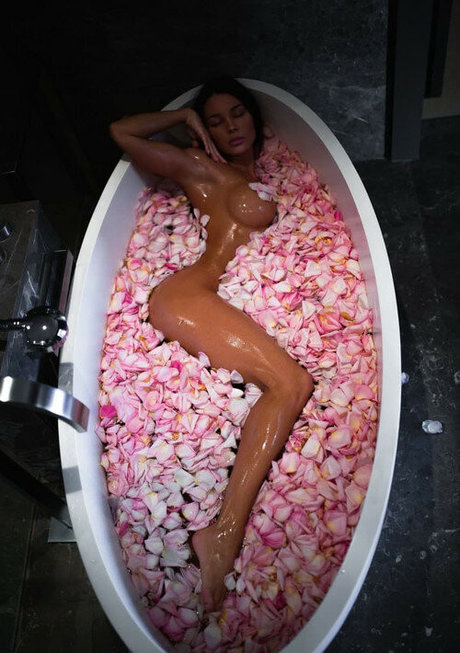 Onlyfans de transexuales bbw desnudos pornograficos imágenes