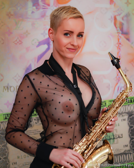 Anike Ekina desnudos estrella porno archivo