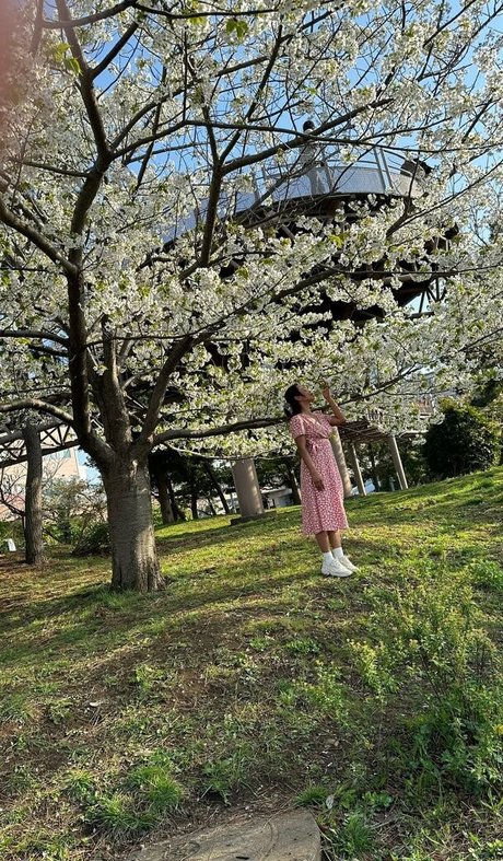 hotasiangranny actrice érotique des photos