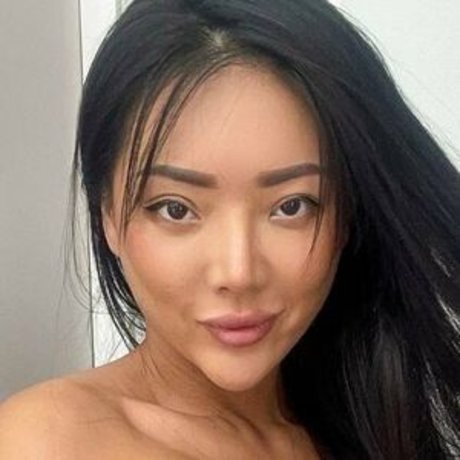 Ayumi Anime modelo perfecto foto