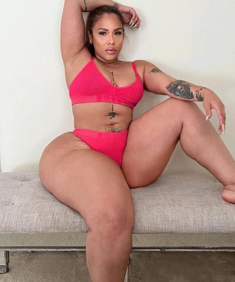 Scarlett Cakez actriz caliente galería