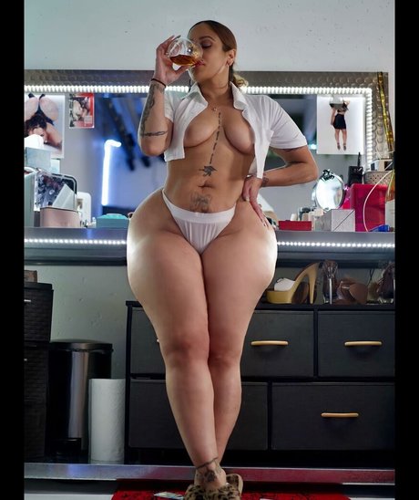 Scarlett Cakez actriz exclusiva foto