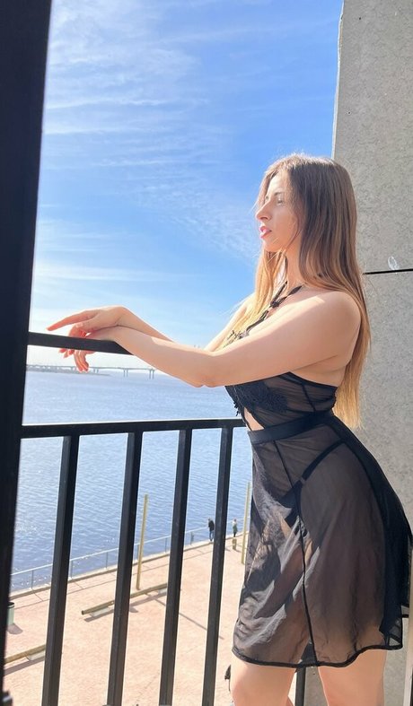 Elle Mira modèle de sexe photo