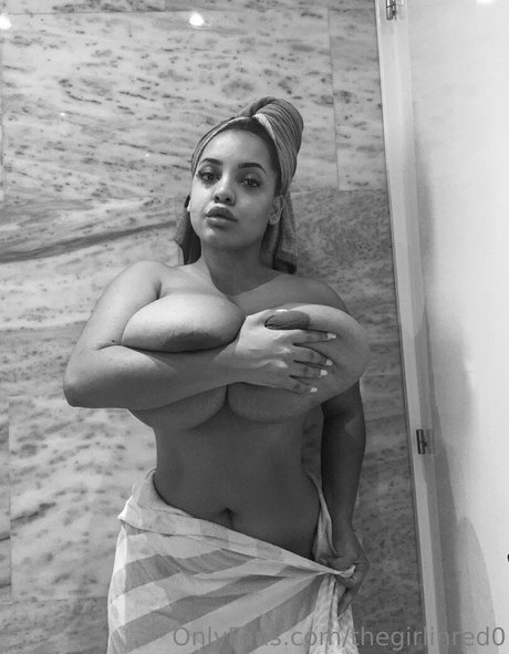 Laya_ estrella porno gratis imagen