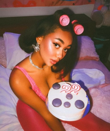 llleasy xxx estrella porno imagen