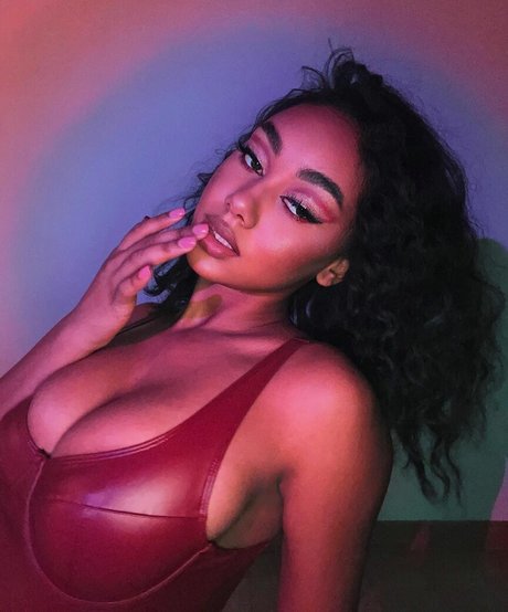 llleasy estrella porno hermosa imágenes