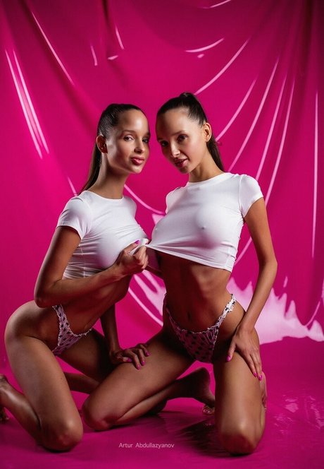 Adelalinka Twins estrella perfecta archivo
