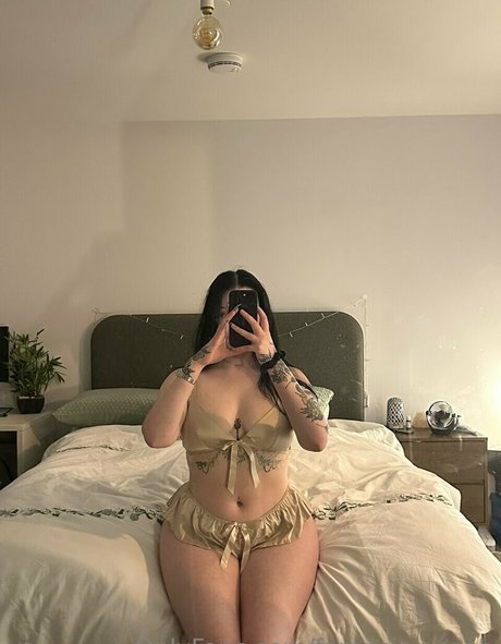 _MK sex model picture