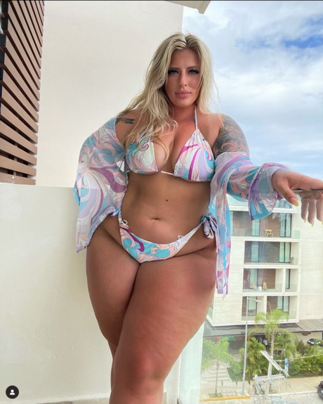 Miss Thick N Tatted pornstar archive