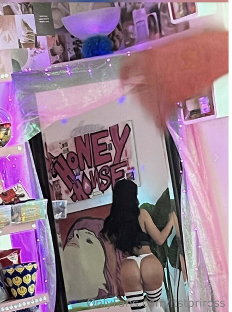 Tori Ross porn model image