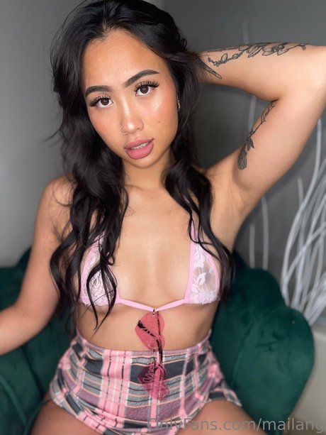 Maichiii star du porno nue des photos