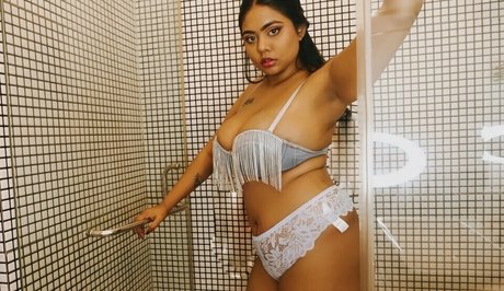 Oasi Das actrice pornographique galeries