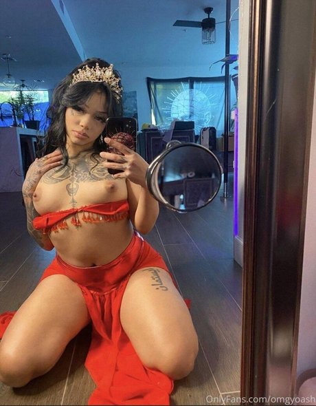 Omgyoash modelo bonita imágenes