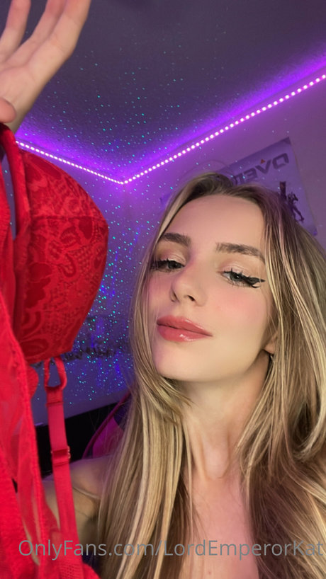 Kat ONLINE NOW Miniature