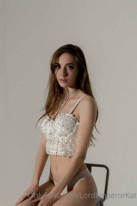 Kat ONLINE NOW star du porno en haute qualité galerie