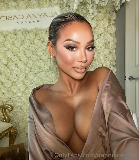 Dannie Riel estrella porno perfecta galerías