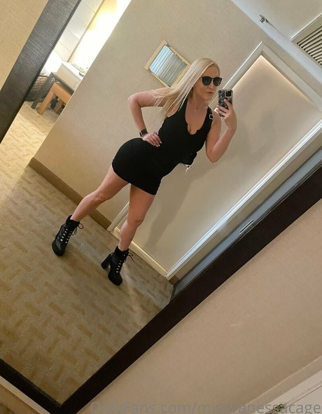 Vanessa Cage star du porno adulte photos