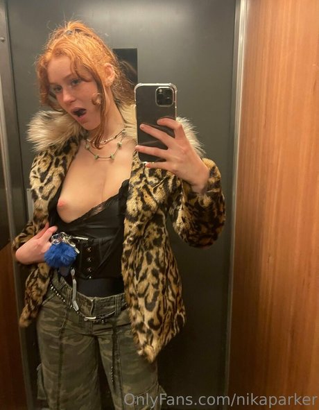 Nikanikaa actriz desnuda fotos