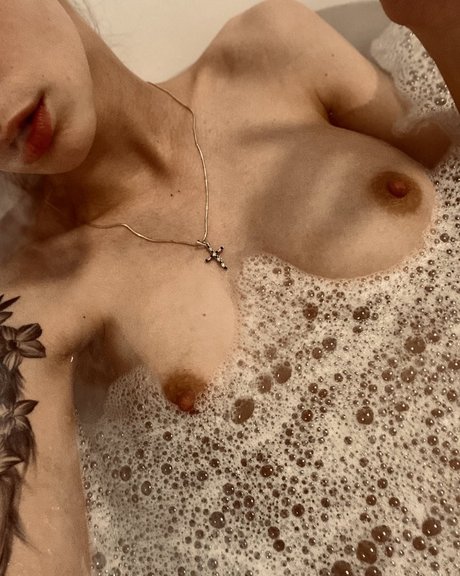 Hotfallingdevil modèle sexy photos