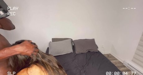 Bootysothick estrella desnuda galería