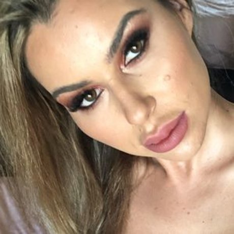 Nina Milano modèle chaud photos