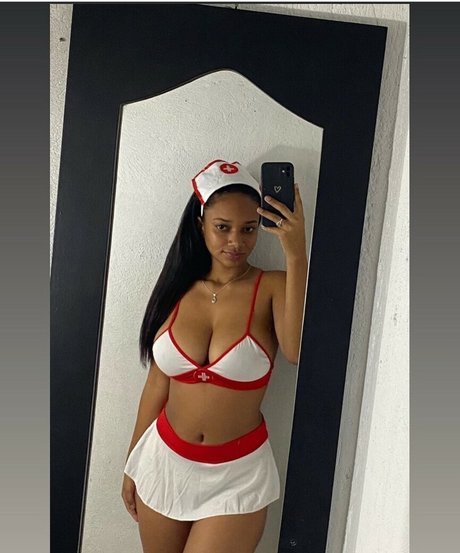 Yissett actriz porno galería