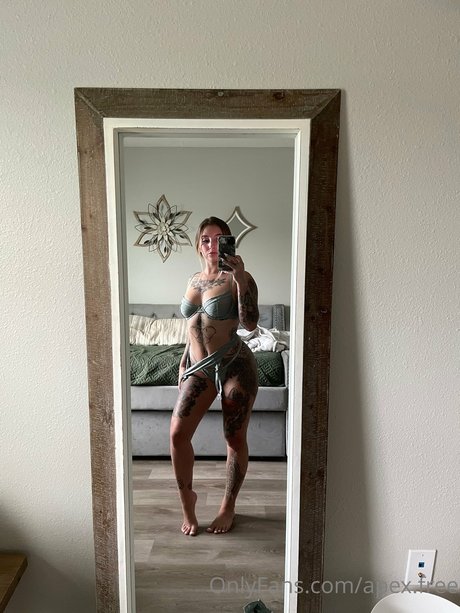 Apex Suicide sex star archive