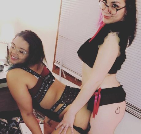 Kitty Lynn étoile de l'art collection