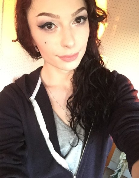 Kitty Lynn star du porno érotique photos