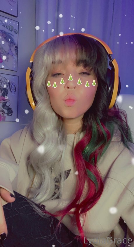 Lydia Grace estrella del arte archivo