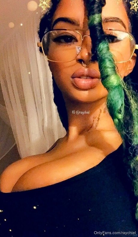 Raychiel modèle de haute qualité images