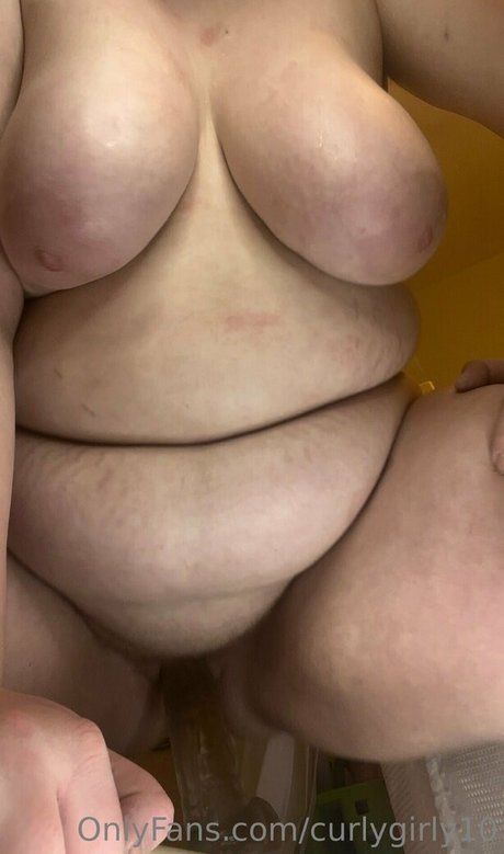 curlygirly10 sexy pornstar image