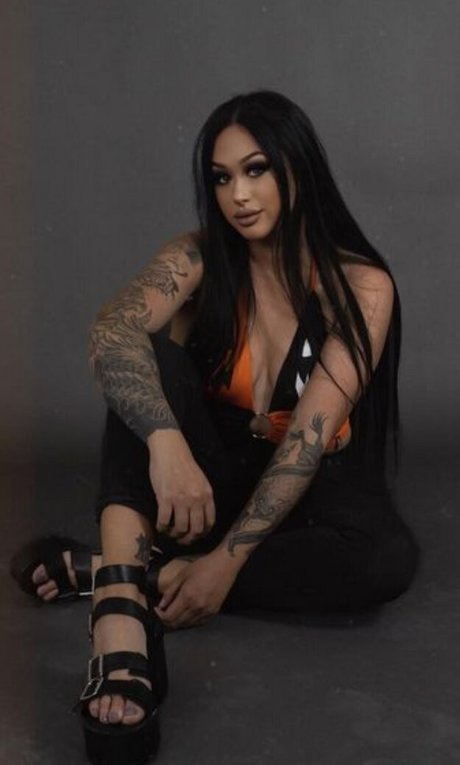 Shawnee pornographic model image