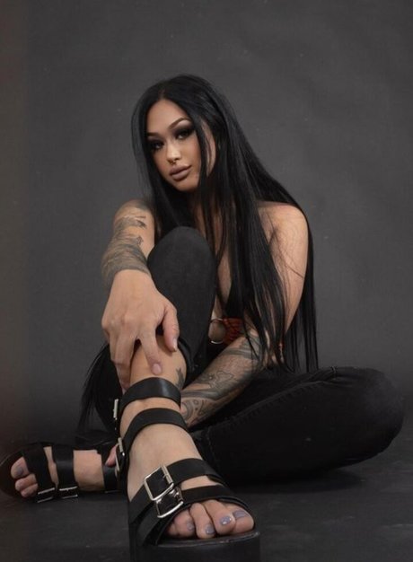 Shawnee pornographic model image
