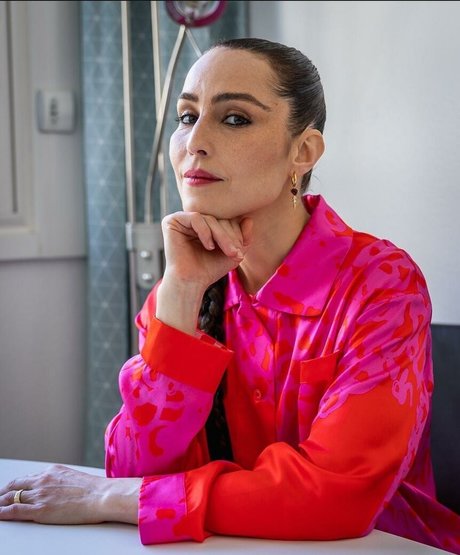 Noomi Rapace bonita modelo archivo