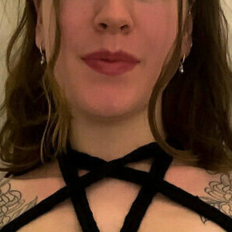 daddysgirlalice modelo desnudos imágenes