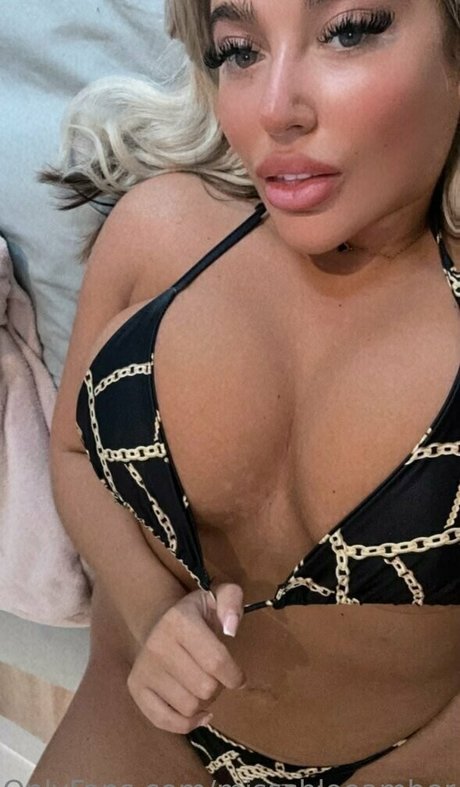 Misschloeamber arte modelo archivo