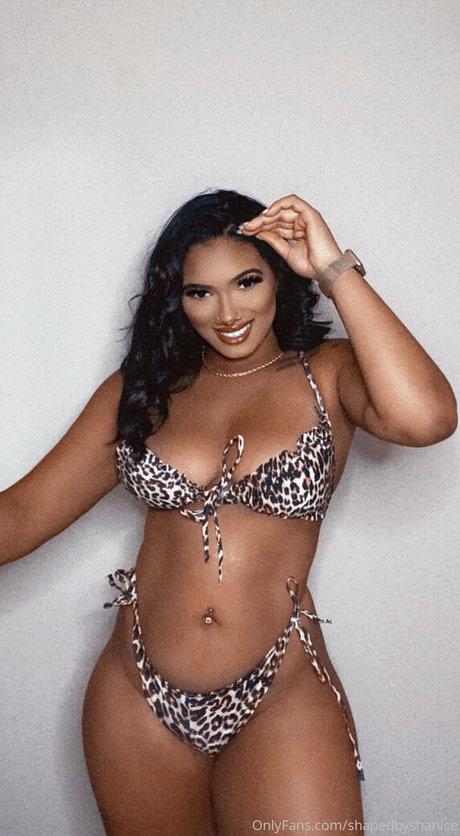 shapedbyshanice haut étoile photo