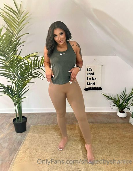 shapedbyshanice modelo gratis galería