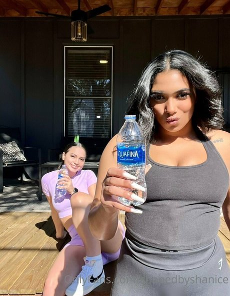 shapedbyshanice modèle sexy des photos