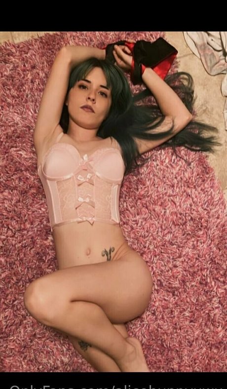 alicebunnyuwu star du porno gratuit image