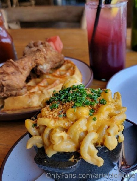 arieldemure Miniatura