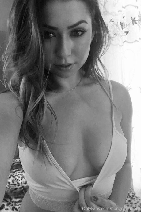 hungry4moore étoile nue archive