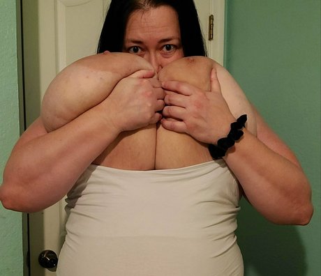 bustybigbootyjudy modèle gratuit des photos