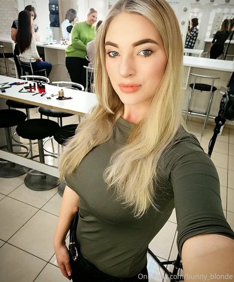 bunnyblondee art star du porno images