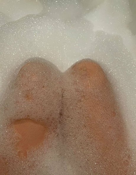 bunnyblondee actrice sexy images