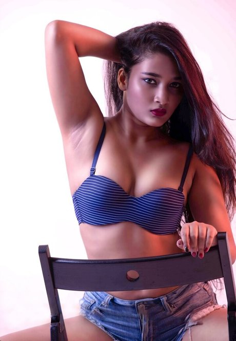 Tanyasinha Lovers modèle adulte image